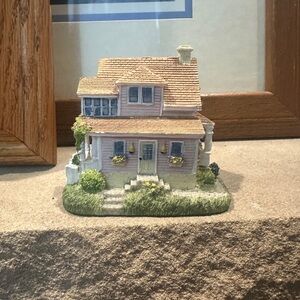 BERGMAN'S CLOCK SHOP: Liberty square miniature house